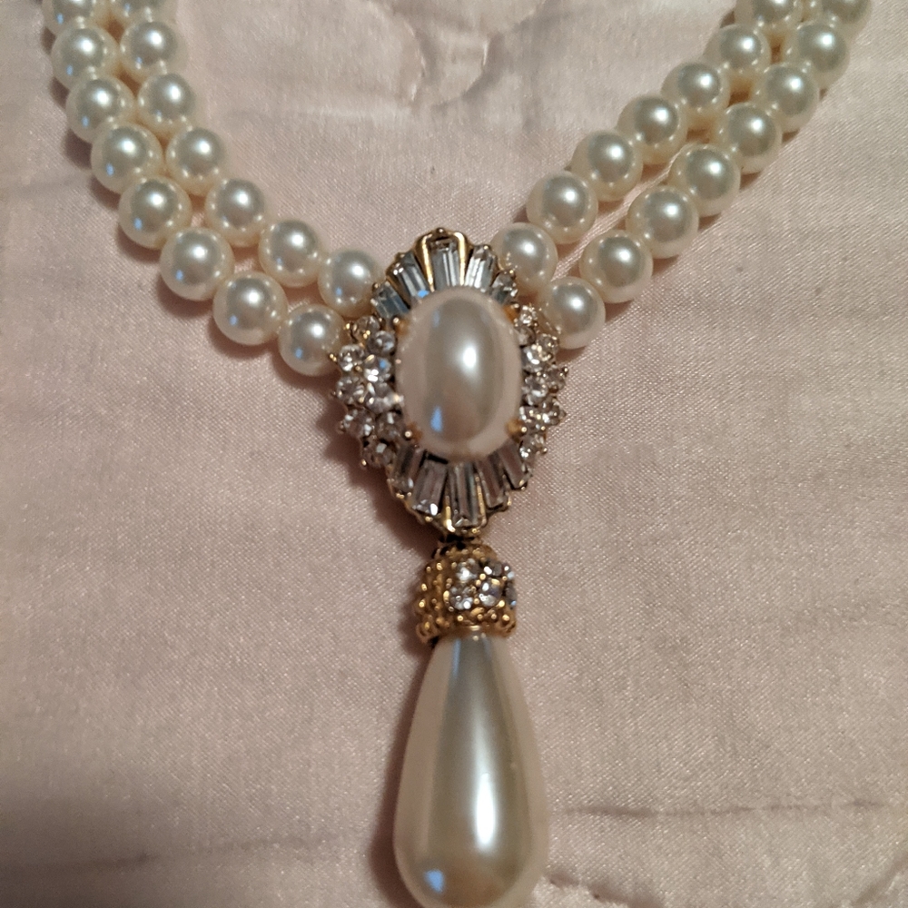 Necklace and earrings,
